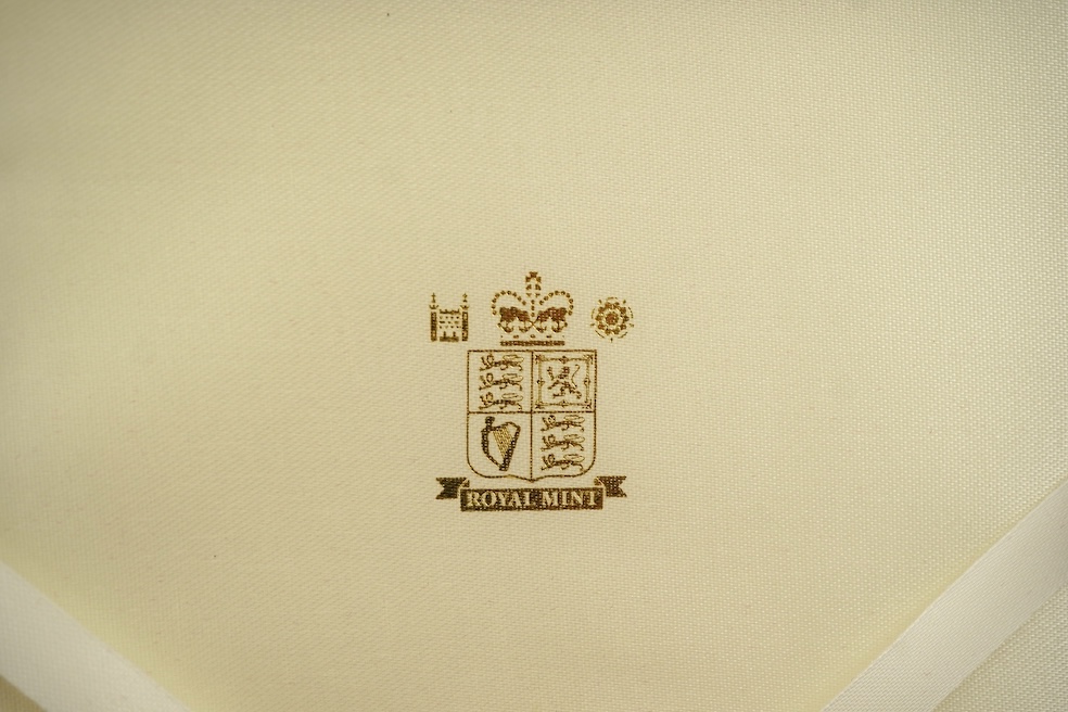 British gold coins, Elizabeth II, UK 2005 gold proof commemorative two crown set, commemorating 200th anniversary Nelson-Trafalgar, 21 October 1805, in case of issue with certificate